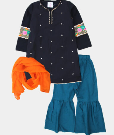 Embroidered Kurti & Trouser Set For Girls